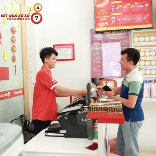 Bạn có thể mua vé trực tiếp tại điểm bán lẻ với hỗ trợ chọn số nhanh chóng
